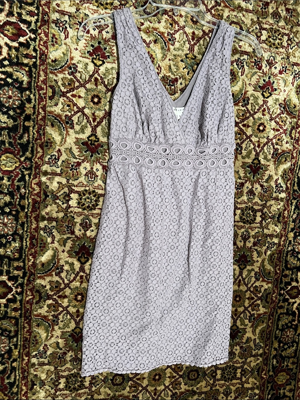 Max Studio Sleeveless Lace V-Neck Dress in Light Lavender Size Small